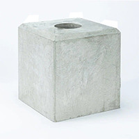 בסיס בטון לעמוד תאורה 100/100/100 חור עובר בקוטר 30 ס"מ